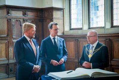 Besuch des niederl?ndischen K?nigs im Haus der Niederlande. Universit?t M?nster.-stock-foto