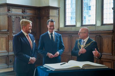 Besuch des niederl?ndischen K?nigs im Haus der Niederlande. Universit?t M?nster.-stock-foto