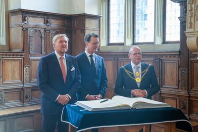 Besuch des niederl?ndischen K?nigs im Haus der Niederlande. Universit?t M?nster.-stock-foto