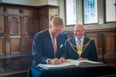 Besuch des niederl?ndischen K?nigs im Haus der Niederlande. Universit?t M?nster.-stock-foto