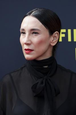 abb Sibel Kekilli Schauspielerin zu Gast auf dem Roten Teppich bei der Kino Film Premiere Premiere Film Yunan auf dem Filmfest Hamburg im Cinemaxx Kino am Dammtor am 27.09.2025 in Hamburg Hamburg Deutschland *** abb Sibel Kekilli Actress on the Red Carpet at the Cinema Film Premiere Premiere Film Yunan at Filmfest Hamburg at Cinemaxx Kino am Dammtor on September 27, 2025 in Hamburg Hamburg Germany-stock-foto