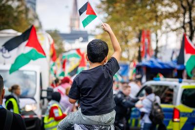 Pro-Pal?stina-Demo in D?sseldorf-stock-foto