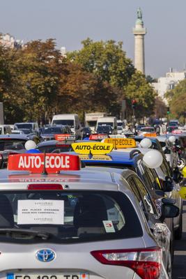 Demonstration by driving schools-stock-foto