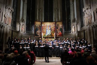 Der umstrittene Cranach-Triegel-Altar ist wieder im Naumburger Dom zu sehen. Die Rueckkehr des Kunstwerks nach Sachsen-A-stock-foto