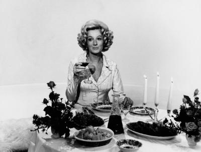 Gisela Schl?ter Die deutsche Kabarettistin Schauspielerin und Moderatorin Gisela Schl?ter in der Se-stock-foto