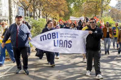 Demonstration by driving schools-stock-foto