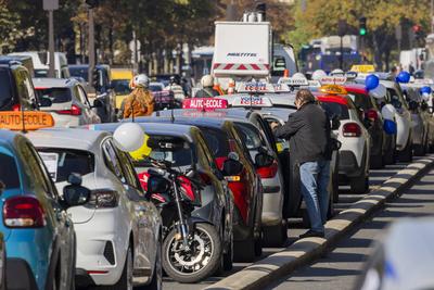 Demonstration by driving schools-stock-foto