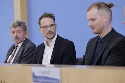 Prof. Dr. J?rg Kinzig, Direktor des Instituts f?r Kriminologie, Lehrstuhl f?r Kriminologie, Straf- und Sanktionenrecht,-stock-foto