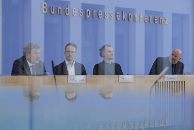 Prof. Dr. J?rg Kinzig, Direktor des Instituts f?r Kriminologie, Lehrstuhl f?r Kriminologie, Straf- und Sanktionenrecht,-stock-foto