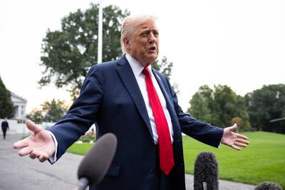 Trump Departs for Quantico-stock-foto