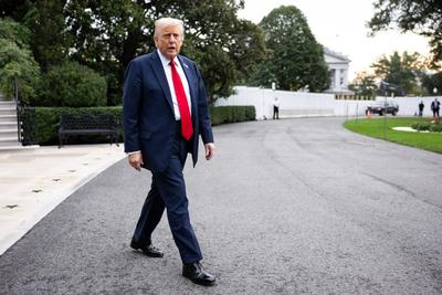 Trump Departs for Quantico-stock-foto