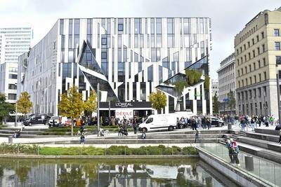 abb Aussenansicht Store Eingangsbereich Neubau Heidi Klum Model Markenbotschafterin beim Opening Eroeffnung des Loreal L OREAL Pop Up Store in der Koenigsallee am 30.09.2025 in Duesseldorf NRW Deutschland *** abb Exterior view store entrance area new building Heidi Klum Model brand ambassador at the opening opening of the Loreal L OREAL Pop Up Store in Koenigsallee on 30 09 2025 in Duesseldorf NRW Germany-stock-foto