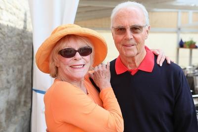 Entertainment Themen der Woche KW22 Entertainment Bilder des Tages Elke Sommer w?hrend eines Golfturniers in M?hlberg M-stock-foto