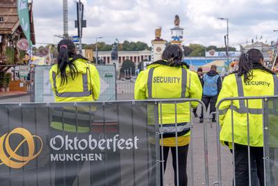 Oktoberfest wegen Bombendrohung geschlossen, M?nchen, 1. Oktober 2025-stock-foto