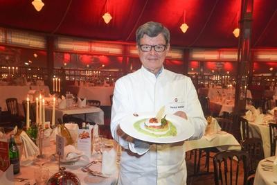 Premiere der neuen Palazzo Spielzeit 2024/25 im Spiegelpalast in Stuttgart. Jede Menge Magie, Humaor, Rhythmus und gute-stock-foto