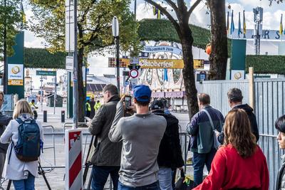 Oktoberfest wegen Bombendrohung geschlossen, M?nchen, 1. Oktober 2025-stock-foto