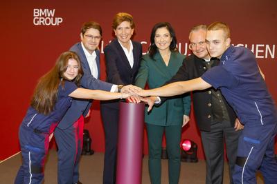 BMW Group er?ffnet Talent Campus in M?nchen-stock-foto