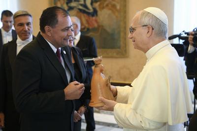 ITALY - POPE LEO XIV  RECEIVES RAPPRESENTATIVES OF THE LATIN AMERICAN AND CARIBBEAN MEDICAL CONFEDERATION October 2, 2025-stock-foto