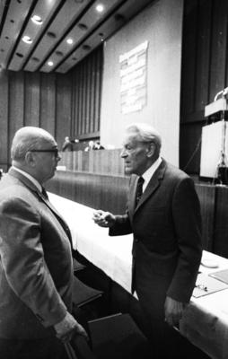 Kommunisten fordern Aufhebung des KPD-Verbotes 1970 DEU, Deutschland, Duisburg: Kommunisten aus der Bundesrepublik und d-stock-foto