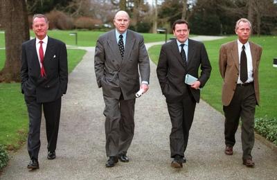 Zweite Gespraechsrunde des Buendnis fuer Arbeit und Wettbewerbsfaehigkeit beim Bundeskanzler mit Vertretern von Arbeitg-stock-foto