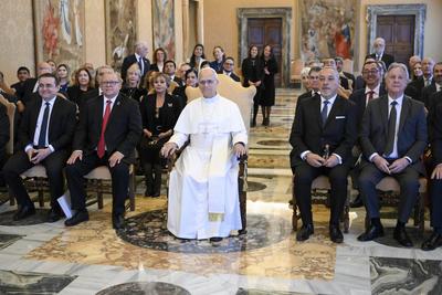 ITALY - POPE LEO XIV  RECEIVES RAPPRESENTATIVES OF THE LATIN AMERICAN AND CARIBBEAN MEDICAL CONFEDERATION October 2, 2025-stock-foto