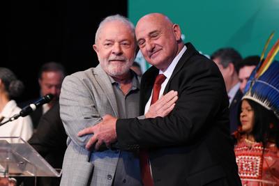 Brasilien, Luiz Inacio Lula da Silva stellt in Brasilia Minister seiner neuen Regierung vor BRAS?LIA DE MINAS, MG - 29.-stock-foto
