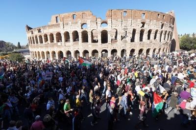 News - Italy national demonstration for Palestine in Rome-stock-foto