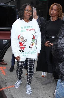 NEW YORK, NY - NOVEMBER 1: Whoopi Goldberg at Good Morning America promoting her new movie Nobody s Fool on November 01-stock-foto