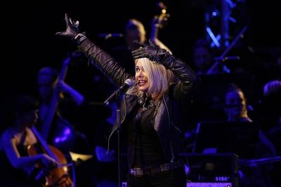 16/ Konzert: Rock meets Classic 2014, KIM WILDE, Saengerin, Auftritt, 09.03.2014, Tempodrom, Berlin, Deutschland < engl-stock-foto