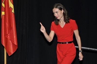 Finland s Social Democrats Party Chair, former Prime Minister of Finland Sanna Marin gestures after her resignation spee-stock-foto