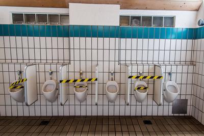 Gohren Themenfoto Urlaub, Urlaub an Pfingsten, Wiedereroeffnung der Campingplaetze, Badensee 2020, 01.06.2020 Toilette,-stock-foto