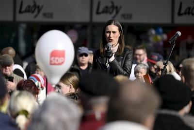 Social Democratic Party SDP chair, Prime Minister Sanna Marin meets voters in her elections rally in Vantaa, Finland, on-stock-foto