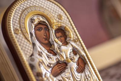 Iconographic representation of the Madonna, a religious object of veneration for religious people Iconographic represent-stock-foto