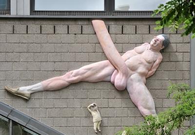 Bildnummer: 54376402  Datum: 11.06.2010  Copyright: imago/Sch?ningBerlin 11.06.2010: Friede sei mit Dir Fries Wandfries von Peter Lenk an der Fassade der TAZ Tageszeitung Kai Diekmann Penis Glied Kunst Provokation Rudi-Dutschke-Stra?e Bild Bild-Zeitung Kritik Gesellschaft GER Berlin Geb?ude kbdig xng 2010 quer o0 kurios, KomikBildnummer 54376402 Date 11 06 2010 Copyright Imago Sch?ning Berlin 11 06 2010 Peace Sei with Dir Fries Wall Fries from Peter Lenk to the Facade the taz Daily Kai Diekmann Penis Link Art Provocation Rudi Dutschke Road Picture Picture Newspaper Criticism Society ger Berlin Building Kbdig xng 2010 horizontal o0 funny comic-stock-foto