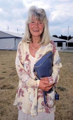 RECORD DATE NOT STATED  JILLY COOPER Ref: 2978 author, blue bag, half length, half-length, floral print blouse Great Bri-stock-foto