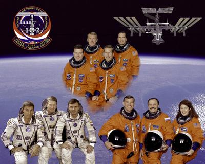 These 10 astronauts and cosmonauts represent the base STS-102 space travelers, as well as the crew members for the stati-stock-foto