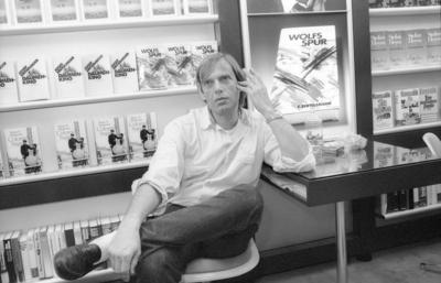 Bildnummer: 56661753  Datum: 01.10.1984  Copyright: imago/teutopressFranz Josef Wagner (Autor, Journalist) 10/84 h?r Franz Josef Wagner im Oktober 1984 w?hrend der Buchmesse in Frankfurt / Main B?chermesse Frankfurter Messe Messestand Deutschland deutsch Deutscher Mann Autor Medien Literatur Boulevard Journalismus German author writer journalism quer halb sitzend neutral sw People Shooting x0x xsk 1984 quer  56661753 Date 01 10 1984 Copyright Imago teutopress Franz Joseph Wagner Author Journalist 10 84 hearing Franz Joseph Wagner in October 1984 during the Book Fair in Frankfurt Main Book Fair Frankfurt trade Fair Stand Germany German German Man Author Media Literature Boulevard Journalism German author Writer Journalism horizontal half seated neutral black and white Celebrities Shooting x0x xSK 1984 horizontal-stock-foto