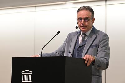 Prime Minister Confronts Students Political Science-stock-foto