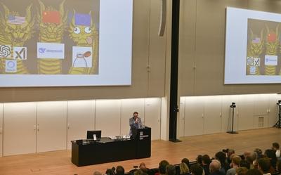 Prime Minister Confronts Students Political Science-stock-foto