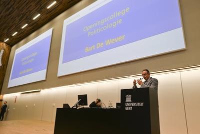 Prime Minister Confronts Students Political Science-stock-foto