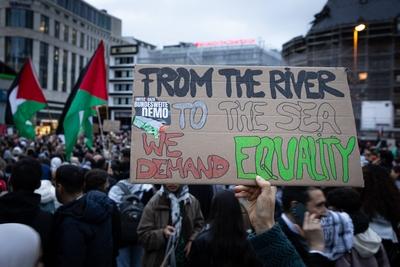 Nahostkonflikt - Pro-Pal?stina Kundgebung in Frankfurt am Main-stock-foto