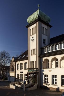 Bildnummer: 58381926  Datum: 02.02.2012  Copyright: imago/blickwinkelHerdecker Rathaus, Deutschland, Nordrhein-Westfalen, Ruhrgebiet, Herdecke townhall of Herdecke, Germany, North Rhine-Westphalia, Ruhr Area, Herdecke BLWS296432 x0x xkg 2012 hoch Ennepe-Ruhr-Kreis Stadt Staedte Altstadt Altstaedte Innenstadt Innenstaedte City Cities Stadtzentrum Stadtzentren Stadtmitte Stadtkern Stadtkerne Stadtansicht Stadtansichten Stadtbild Stadtbilder Gebaeude Bauwerk Bauwerke Repraesentationsgebaeude Rathaus Rathaeuser Sehenswuerdigkeit Sehenswuerdigkeiten touristische Attraktion touristische Attraktionen Touristenattraktion Touristenattraktionen blauer Himmel Himmel blau Turm Tuerme Uhrenturm Uhrentuerme Zwiebelturm Zwiebeltuerme Hochformat Europa europaeisch Mitteleuropa mitteleuropaeisch Deutschland deutsch Ruhrgebiet Ruhr Stadt Ruhrstadt Ruhrevier Ruhrpott Ruhrrevier Metropole Ruhr Metropoleruhr Westdeutschland westdeutsch Nordrhein-Westfalen nordrhein-westfaelisch NRW deutsche deutscher deutsches Frontalansicht Vorderansicht von vorne frontal Vorderseite Vorderseiten town towns old town old towns downtown midtown business area city center city centre inner city town center town centre midtowns business areas city centers city centres inner cities town centers town centres view on town view on towns view on city view on cities urban scene urban scenes cityscape cityscapes building buildings city hall city halls town hall town-hall town-halls guildhall guildhalls sight sights place of interest places of interest tourist attraction tourist attractions blue sky sky blue tower towers clock tower clock towers onion dome onion domes onion spire onion spires vertical format Europe Central Europe Central European Germany Ruhr Basin Ruhr Area Ruhr district European German West of Germany Western German North Rhine-Westphalia North Rhine-Westphalian front view from the front forefront forefronts front side front sides front fronts  58381926 Date 02 02 2012 Copyright Imago Angle Herdecker City Hall Germany North Rhine Westphalia Ruhr area Herdecke Town Hall of Herdecke Germany North Rhine Westphalia Ruhr Area Herdecke  x0x xkg 2012 vertical Ennepe Ruhr Circle City Cities Old Town Altstaedt Inner city Innenstaedte City CITIES City City centres City Centre Town Urban centres City view City views City City images Building Building Structures repraesentationsgebaeude City Hall Town halls Tourist spot Sights tourism Attraction tourism Attractions Tourist attraction Tourist attractions Blue Heaven Heaven Blue Tower Towers Clock Tower Uhrentuerme Onion tower Zwiebeltuerme Portrait Europe Eisch Europe Central Europe Central European Germany German Ruhr area Ruhr City Ruhr city ruhrevier Ruhrpott  Metropolis Ruhr Ruhr metropolis West German country West North Rhine Westphalia North Rhine Westphalian NRW German German German Frontview Front from front Frontal Front Fronts Town Towns Old Town Old Towns Downtown Midtown Business Area City Center City Centre Inner City Town Center Town Centre Begrudge Midtown Business Areas City Centers City CENTRES Inner CITIES Town Centers Town CENTRES View ON Town View ON Towns View ON City View ON CITIES Urban Scene Urban Scenes Cityscape cityscapes Building Buildings City Hall City Halls Town Hall Town Hall Town Halls Guild Hall guild halls Sight Sights Place of Interest Places of Interest Tourist Attraction Tourist attractions Blue Sky Sky Blue Tower Towers Clock Tower Clock Towers Onion Dome Onion Domes Onion Spire Onion Spiers Vertical Format Europe Central Europe Central European Germany Ruhr Basin Ruhr Area Ruhr District European German WEST of Germany Western German North Rhine Westphalia North Rhine  Front View from The Front forefront forefront Front Side Front Sides Front Fronts-stock-foto