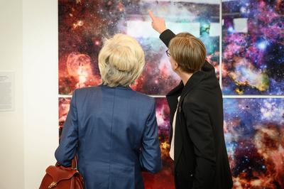 Berlin, Er?ffnung der Ausstellung "Kunst aus Israel" durch Bundestagspr?sidentin Julia Kl?ckner-stock-foto