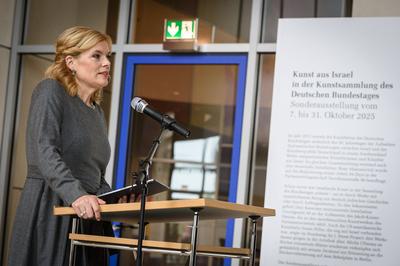 Berlin, Er?ffnung der Ausstellung "Kunst aus Israel" durch Bundestagspr?sidentin Julia Kl?ckner-stock-foto