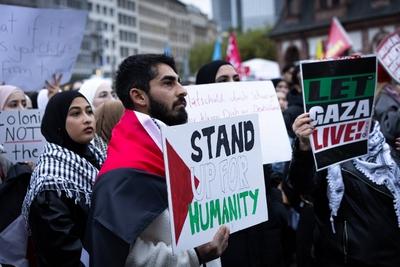 Nahostkonflikt - Pro-Pal?stina Kundgebung in Frankfurt am Main-stock-foto