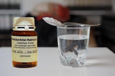 Deutschland, Bonn, 27.02.2014 Sterbehilfe bezeichnet Handlungen, die von der Hilfe und Unterst?tzung im Sterben ? dem ?-stock-foto