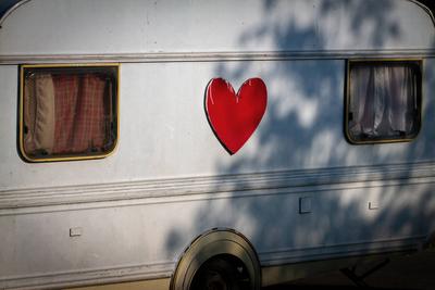 Wohnwagen mit Herz, Liebesnest einer Prostituirten *** Caravan with Heart, Love nest a prostitutes 1083402610-stock-foto