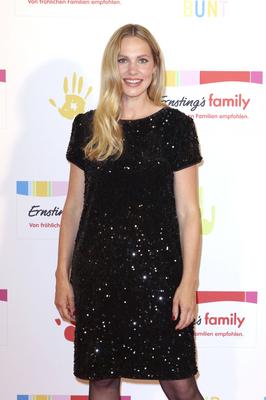 Svenja Holtmann bei der Ernstings Family Fashion Show mit dem Motto Wir sind bunt! im Hotel Atlantic. Hamburg, 20.06.20-stock-foto