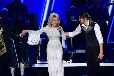13 November 2019 - Nashville, Tennessee - Dolly Parton, Luke Smallbone, Joel Smallbone, King and Country. 51st Annual C-stock-foto