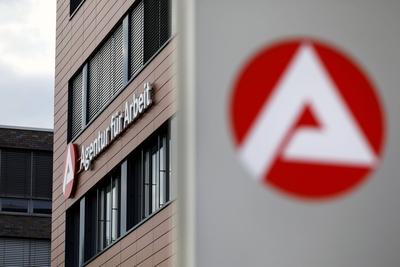 Arge-Logo an der Agentur f?r Arbeit in Ossendorf. K?ln, 14.06.2018 *** Arge logo at the agency for work in Ossendorf Co-stock-foto